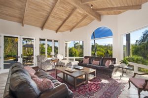 7233 La Soldadera living room